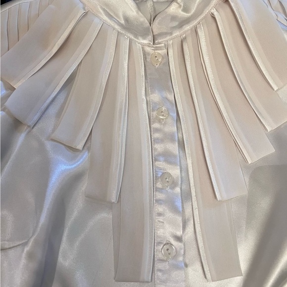 Aja White Long Sleeve Pleated Mandarin Collar Blouse - Picture 4 of 5
